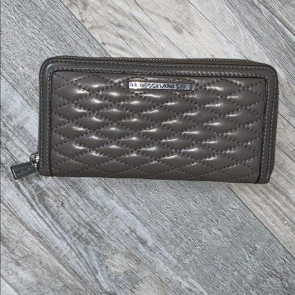 Rebecca Minkoff Handbags - 💵Rebecca MInkoff wallet💵